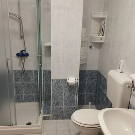 House Only 200m From * 파자나