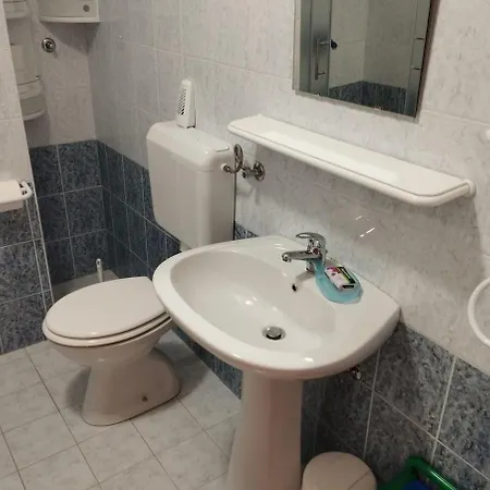 House Only 200m From * 파자나