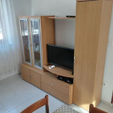 House Only 200m From 아파트 *