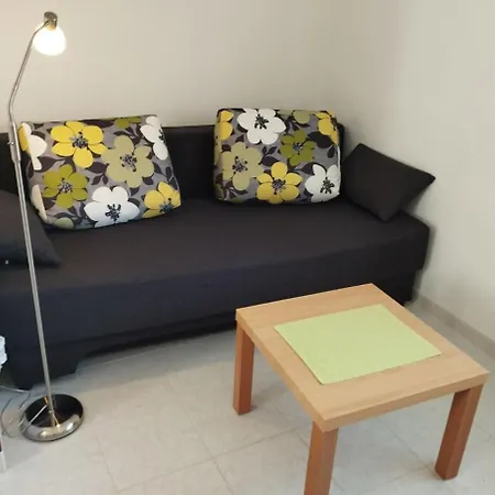 House Only 200m From 아파트 파자나